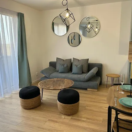 Cozy 1-bedroom Apartment *