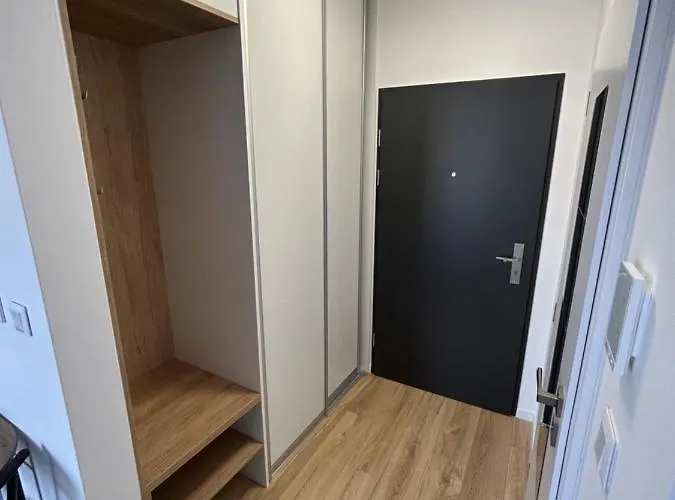 Cozy 1-bedroom Apartamento Miloslavov